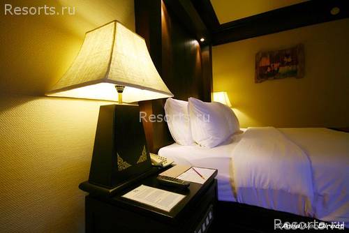 Kata Beach Resort & Spa 38